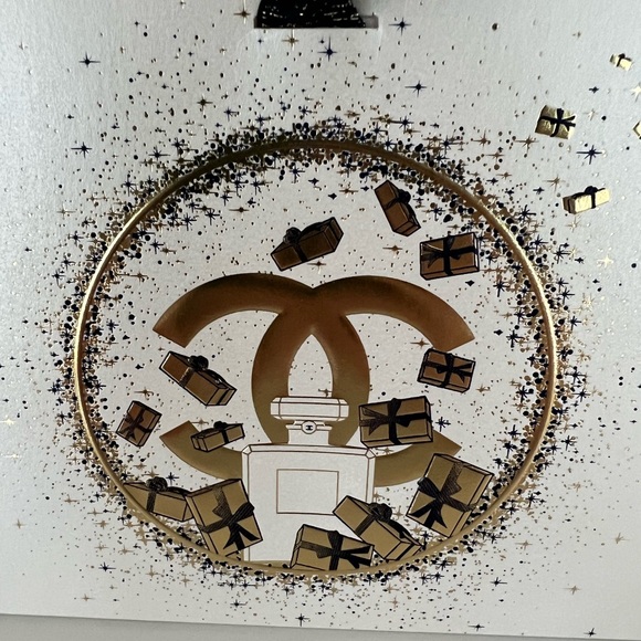 CHANEL BEAUTY LIMITED EDITION ENVELOPE GIFT BAG⭐️ - Picture 5 of 7